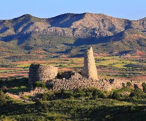 https://imagenes.heraldo.es/files/image_990_v1/uploads/imagenes/2020/06/08/poblado-ibero-cabezo-de-san-pedro.jpeg