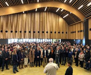 https://imagenes.heraldo.es/files/image_990_v1/files/fp/uploads/imagenes/2019/11/30/autoridades-y-vecinos-asistieron-a-la-inauguracion-del-pabellon-multiusos-de-figueruelas.r_d.1024-768.jpeg