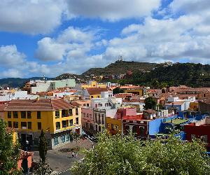 https://images.visitarcanarias.com/San-Cristobal-de-la-Laguna.jpg