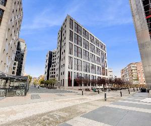 https://jll-global-gdim-res.cloudinary.com/image/upload/h_1000,c_fill,f_auto/q_60/o_30,l_rootspainwatermark,f_auto/v1637938356/SAPPHYRE_SEU/EIDOS/Property%20Picture/36007/EIDOS_PropertyPicture_36007.jpg