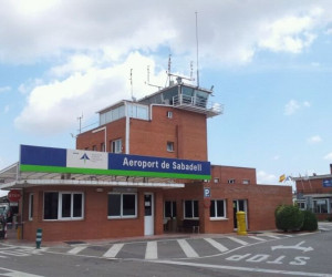 https://juanguil.files.wordpress.com/2015/11/el-aeropuerto-de-sabadell-ha-e_54342565539_54028874188_960_639.jpg