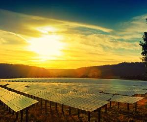 https://kilkennynow.ie/wp-content/uploads/Solar-energy-farm-.jpg
