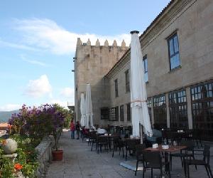 https://media-cdn.tripadvisor.com/media/photo-s/06/76/41/d1/baiona-terraza-de-la.jpg