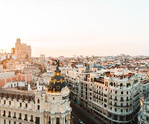 https://media.cntraveler.com/photos/636529b1d36379b0d80f679d/2:1/w_2560,c_limit/Madrid_GettyImages-1175211342.jpg