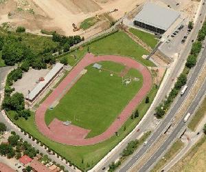 https://media.pistaenjuego.ovh/images/center/0/3/3/l.estadio-municipal-fuente-de-la-nina-2_1371815330.jpg