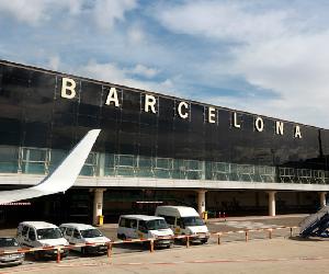 https://okdiario.com/img/2017/01/24/aeropuerto-barcelona-prat.jpg