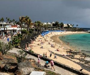 https://okdiario.com/img/2017/03/09/playa-blanca-yaiza-lanzarote-620x349.jpg