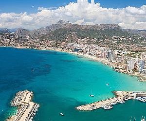 https://rccl-h.assetsadobe.com/is/image/content/dam/royal/data/ports/alicante-spain/overview/alicante-spain-aerial-view.jpg?$750x320$