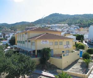 https://revistalugardeencuentro.com/wp-content/uploads/2021/03/Colegio-Los-Remedios-Cartama.jpg