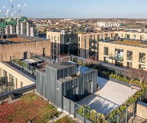 https://ronangrouprealestate.com/wp-content/uploads/2021/04/Spencer-Place-Rooftop-Terrace-2-of-12-Photo-Ben-Ryan.jpg