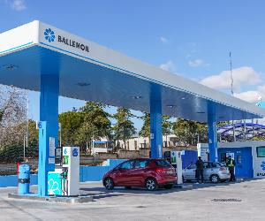 https://s1.eestatic.com/2019/04/24/invertia/empresas/combustibles-energia-gasolina_393473137_121211033_1706x960.jpg