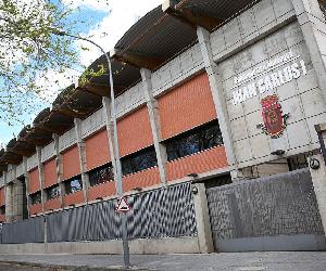 https://s2.lanzadigital.com/wp-content/uploads/2020/03/Foto-Principal-Polideportivo-Rey-Juan-Carlos-I-cerrado-949x712.jpg
