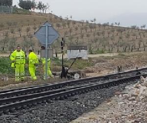 https://sevilla.abc.es/media/provincia/2018/01/22/s/arahal-adif-seguridad-kg1G--620x349@abc.jpg