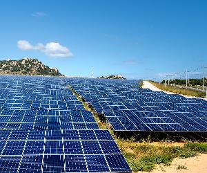 https://solfy.net/wp-content/uploads/2023/12/parque-solar1-1.jpg