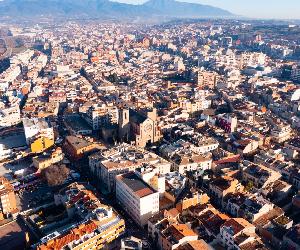 https://st3.idealista.com/news/archivos/styles/fullwidth_xl/public/2023-01/images/vista_aerea_de_granollers_istock.jpg?VersionId=7_aYl1UvPh5xPMpodUr2r2cdM1Gt.oSZ&itok=0jPN9TtL