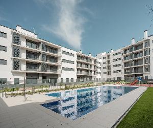 https://storage.googleapis.com/py-web--as-py--pro--static/images/Piscina_Migdia.width-1600.jpg