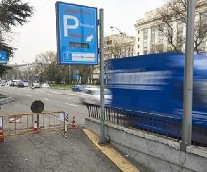 https://static1.abc.es/media/espana/2021/03/04/parking-recoletos-cerrado-kPj--620x349@abc.JPG