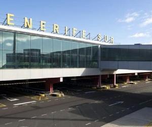 https://static2.abc.es/media/espana/2020/05/16/Aeropuerto-Tenerife-Sur-Fotografia-AENA_EDIIMA20151124_0473_42-kUSE--1200x630@abc.jpg