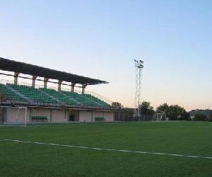 https://static2.elnortedecastilla.es/www/multimedia/202205/19/media/cortadas/campo%20de%20futbol%20Olmedo-kJBC-U1701613661501HB-624x385@El%20Norte.jpg