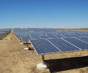 https://static2.hoy.es/www/multimedia/201902/06/media/cortadas/fotovoltaica-kJzB-U60677271435uaG-624x385@Hoy-U30620910709vDI-U70547024658FT-624x385@Hoy-Hoy.jpg