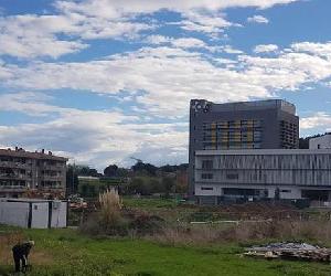 https://static3.elcorreo.com/www/multimedia/201902/14/media/cortadas/urduliz-parking-kgyG--624x385@El%20Correo.jpg