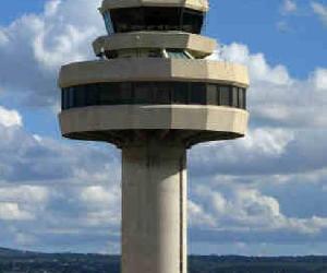 https://static3.elcorreo.com/www/pre2017/multimedia/RC/201704/12/media/cortadas/aeropuerto-Palma-k07E-U2134500688169R-490x578@RC.jpg
