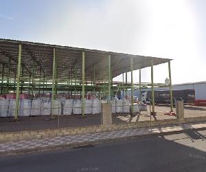 https://streetviewpixels-pa.googleapis.com/v1/thumbnail?cb_client=maps_sv.tactile&w=900&h=600&pitch=-4.989866958631552&panoid=hsSQEl1xH5XaP-zvx41QEw&yaw=81.32223216792464
