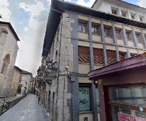 https://streetviewpixels-pa.googleapis.com/v1/thumbnail?cb_client=maps_sv.tactile&w=900&h=600&pitch=-18.28542949386342&panoid=bdDY0d8zpLyVdL5e25m9dA&yaw=80.67962667481132