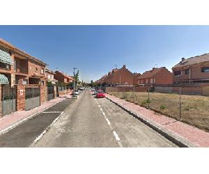 https://streetviewpixels-pa.googleapis.com/v1/thumbnail?panoid=uxtt0HahoINSI9DKgDiP2Q&cb_client=search.gws-prod.gps&w=408&h=240&yaw=36.705788&pitch=0&thumbfov=100