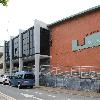 Sustitución del suelo de la cancha de balonmano en el Polideportivo Lubaki
